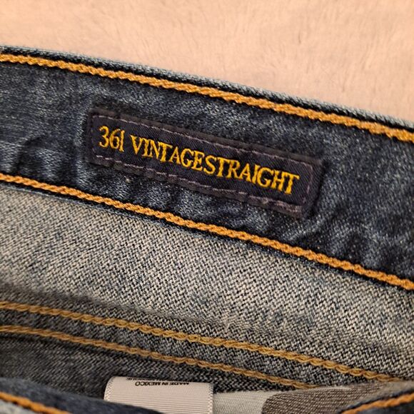 Lucky Brand 361 Mens 42×32 Vintage Straight Jeans Blue Distressed Whiskered - Picture 4 of 13